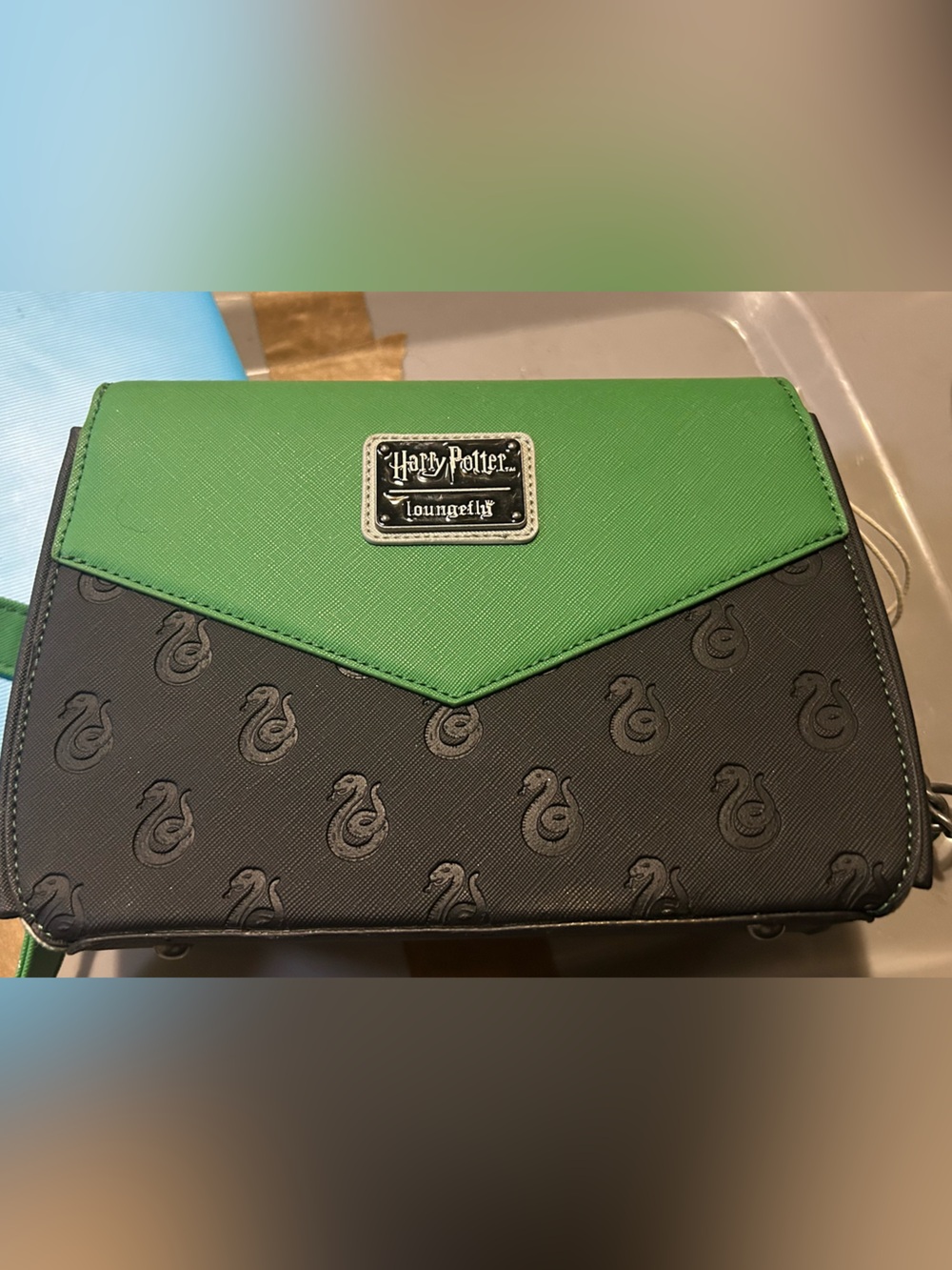 Loungefly Harry Potter Slytherin Crest Green & Black Crossbody Bag NWT - Picture 2 of 6